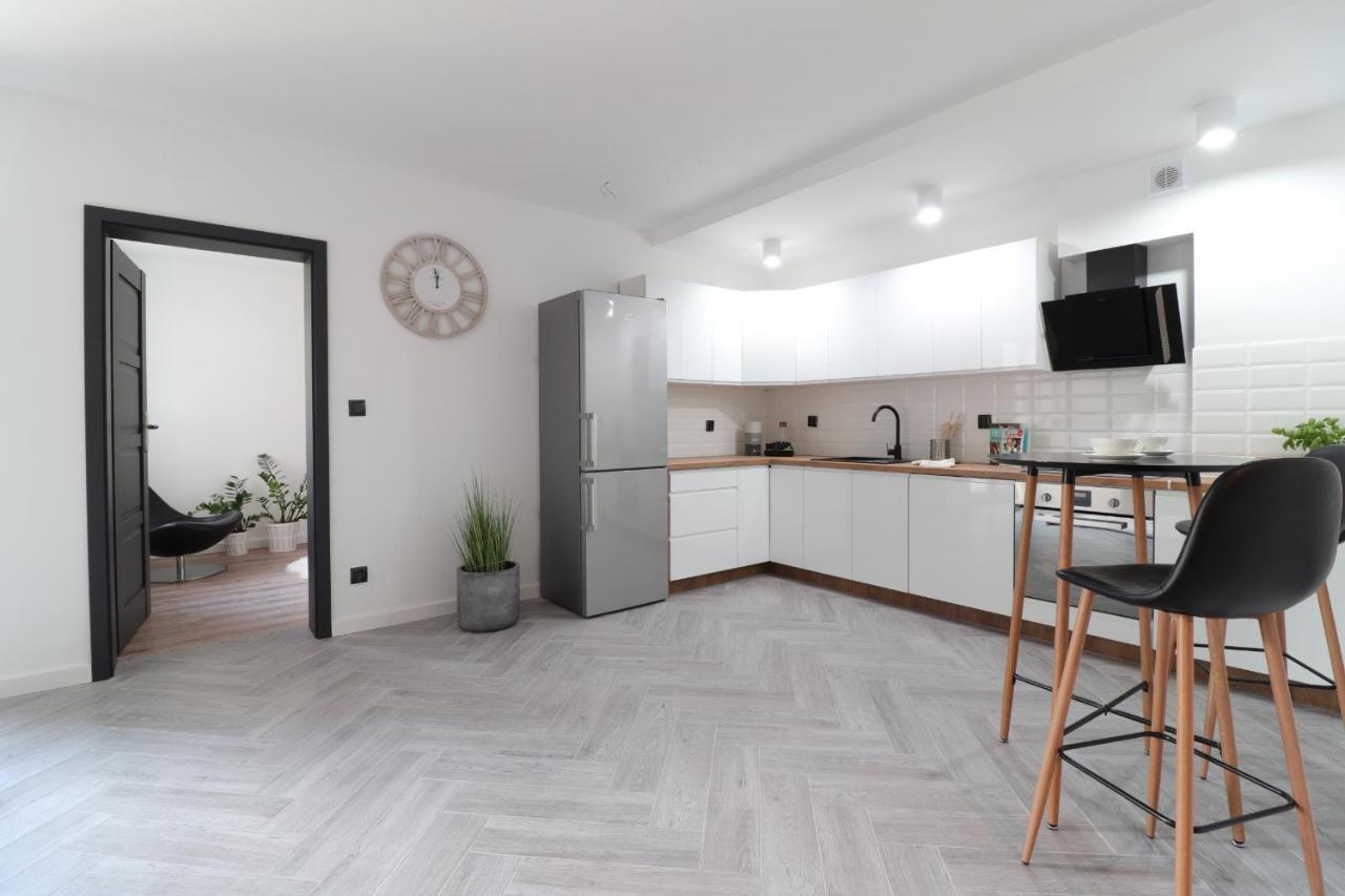 Апартаменти Niron Apartament Валч Екстер'єр фото